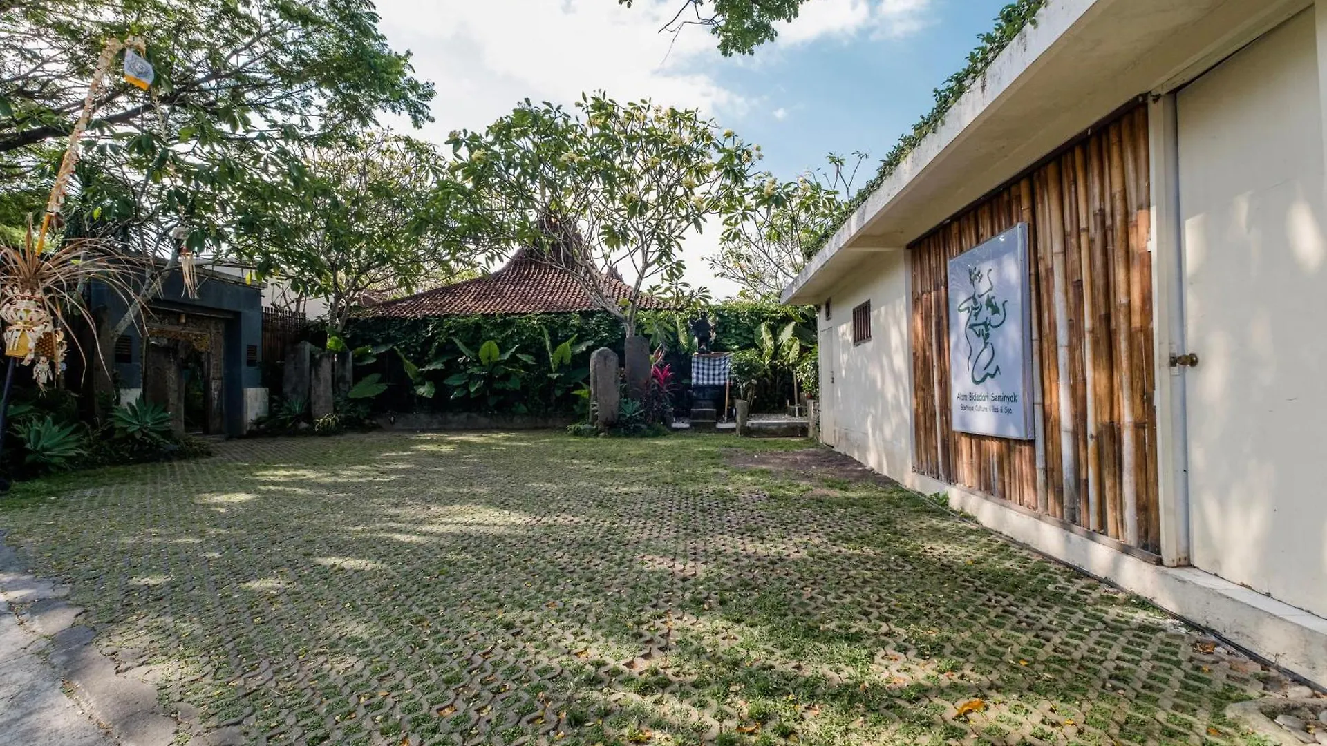 Villa Alam Bidadari Seminyak Indonesia
